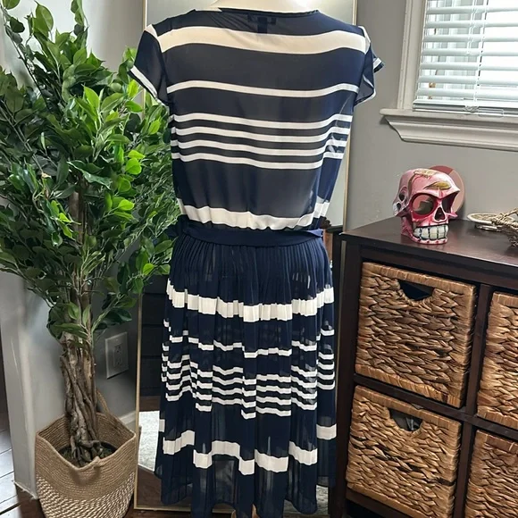 Chic by Jacob - Picture 4 of 8